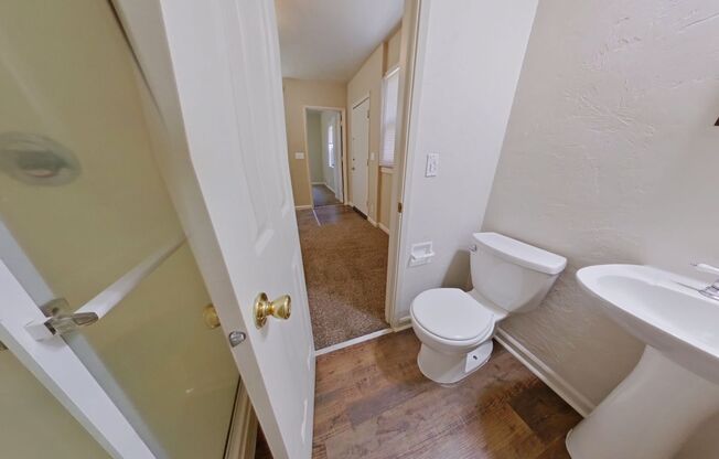 671 East 16th Ave / 671 1/2 East 16th Ave