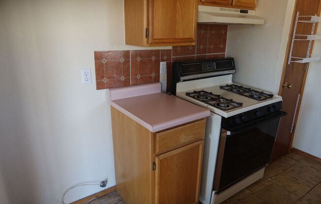 3 beds, 2 baths, $1,595