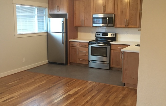 2 beds, 1 bath, $1,795, Unit 4