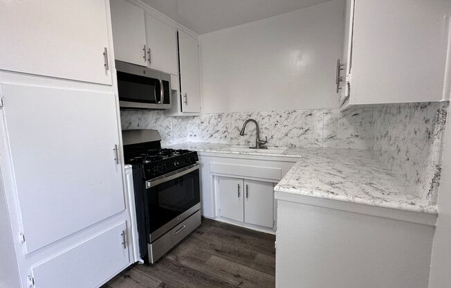 1 bed, 1 bath, 675 sqft, $2,025, Unit 009#C21