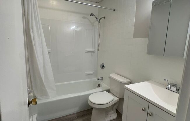 2 beds, 1 bath, $1,750, Unit 6