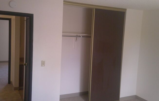 2 beds, 1.5 baths, 1,032 sqft, $1,800, Unit 7E
