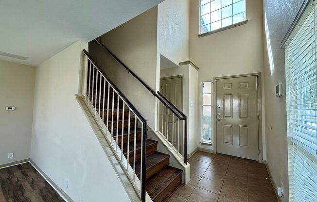 Beautiful 3 bedroom, 2.5 bathroom in Avery Park!