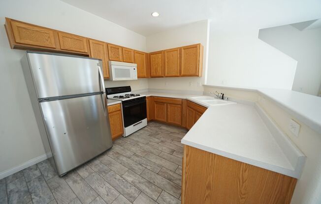 2 beds, 2 baths, $1,595, Unit -Clark County-