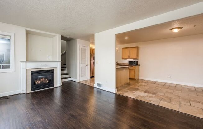 John's Landing 2 Bedroom Condo w/ Views!