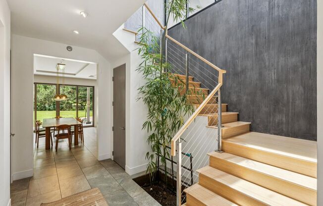 Luxurious Home in Barren Park Palo Alto