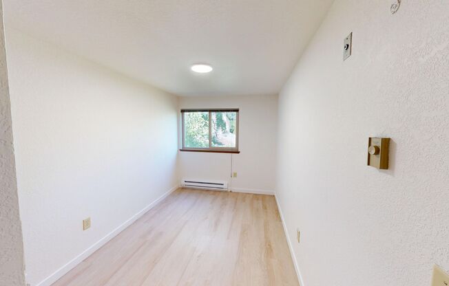 3 beds, 1.5 baths, 877 sqft, $2,583.33, Unit 303