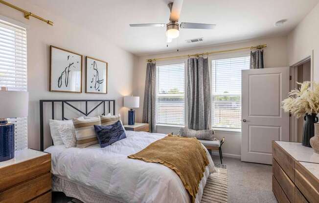 Bedroom With Ceiling Fan at Evolve at Parkway Apartment Homes, Concord, NC