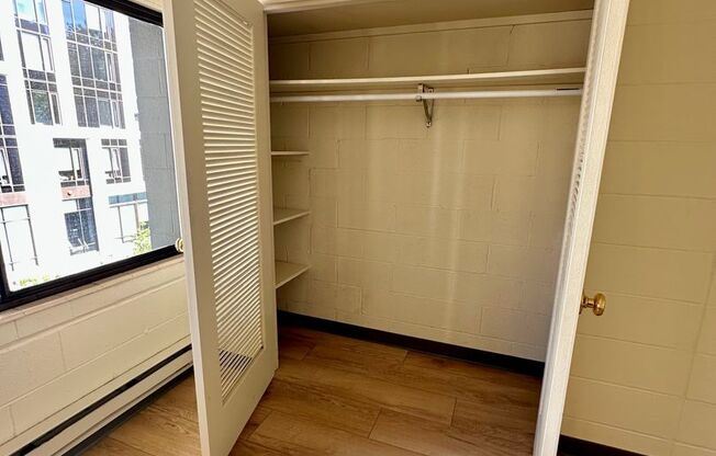 Studio, 1 bath, 302 sqft, $1,175, Unit 405