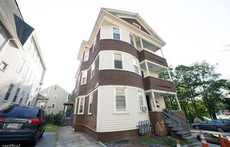 10 Agawam St Apt 1B
