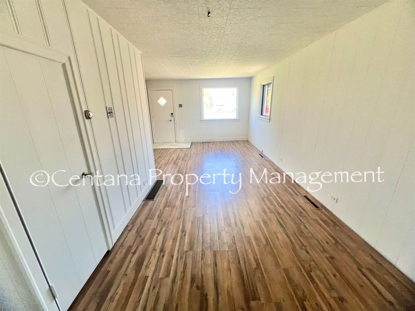 Remodeled 2 bedroom house on the flats with a garage, fenced yard, storage, and so much more!