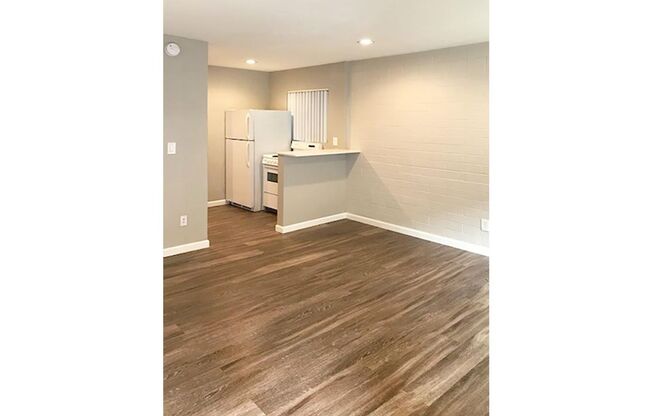 Studio, 1 bath, 419 sqft, $949, Unit 45