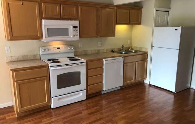 1 bed, 1 bath, $825, Unit 3