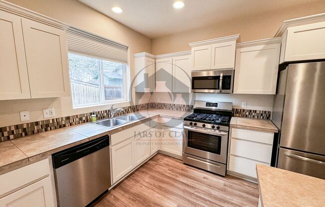 Adorable South Salem Townhome ****MOVE IN SPECIAL****