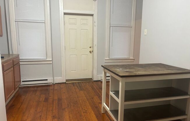 2 beds, 1 bath, $1,195, Unit Apt. #2