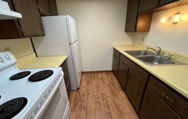 1 bed, 1 bath, 700 sqft, $949, Unit Unit 9