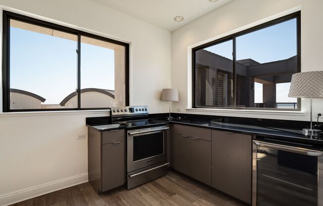 3 beds, 3.5 baths, $10,000, Unit Units 1005-1006