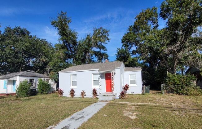 1408 Dexter Ave Pensacola. MOVE IN SPECIAL: HALF OFF first full month of rent!!!