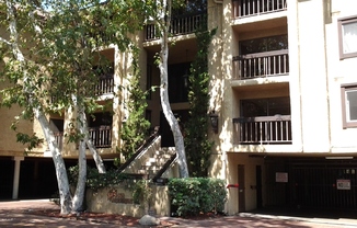 COMING SOON!! Gorgeous condo with Amazing Views!