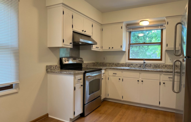 170 N BROOKFIELD RD