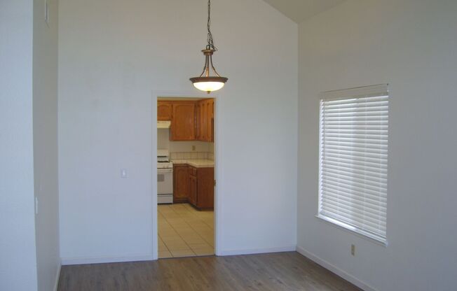 Lovely home near shopping, E.G. schools and parks