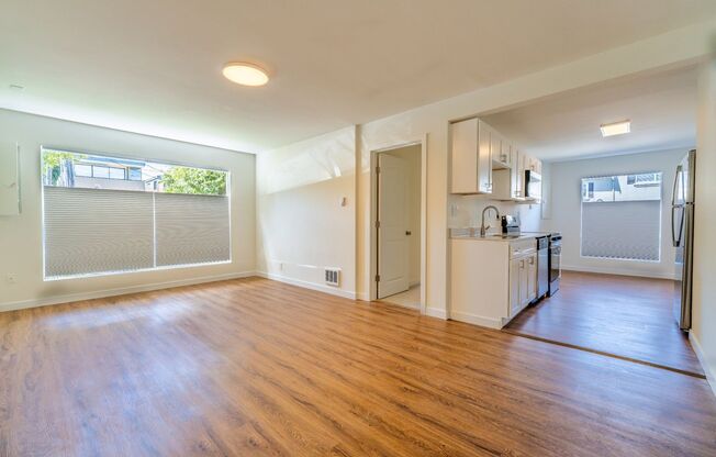 Lake Court Apartments