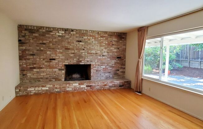 Spacious Remodeled Home, A/C, New Yards, Wood Floors, Great Location, Monta Vista!