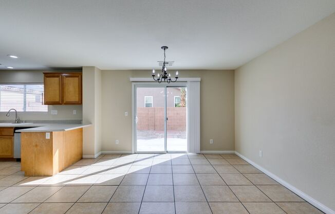 4 beds, 2.5 baths, $1,900