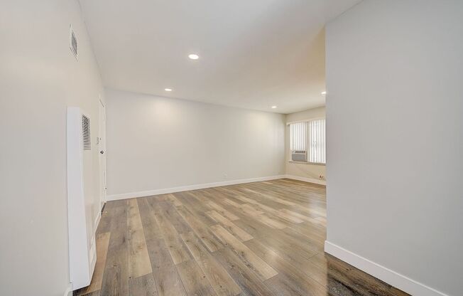 1 bed, 1 bath, 695 sqft, $1,598, Unit 19