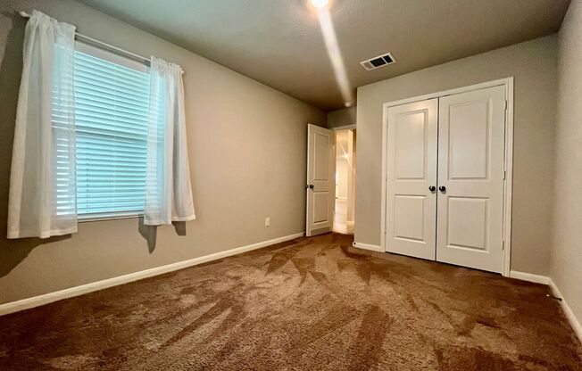 **Amazing Amenities ** Bulverde & 281- backs to a greenbelt!!