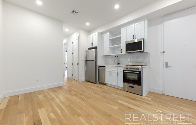 310 LINDEN ST