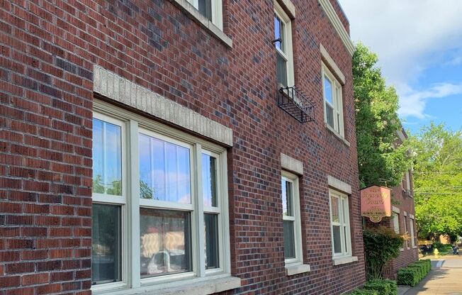 O511-- Beverly Court Studios