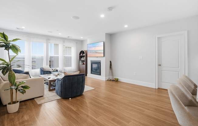 2 beds, 2 baths, 1,222 sqft, $4,950, Unit 27