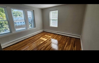 2 beds, 1 bath, 700 sqft, $2,000, Unit 19