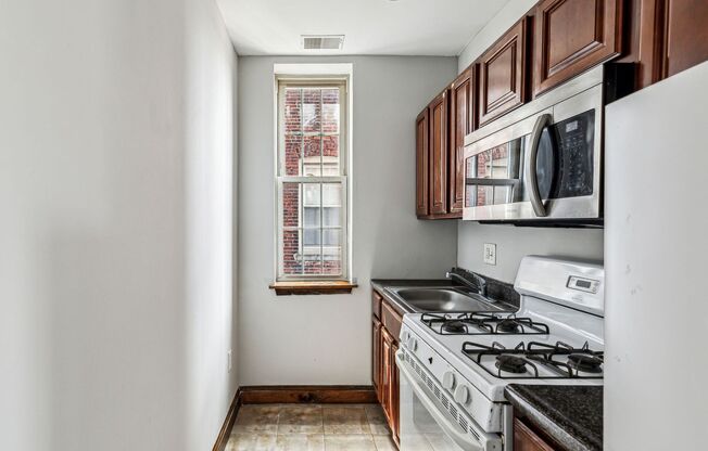Studio, 1 bath, 350 sqft, $800, Unit A203