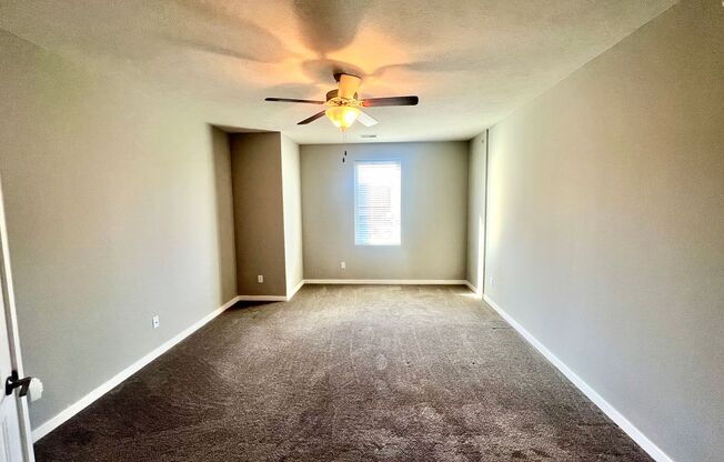 1 bed, 1 bath, 975 sqft, $1,295, Unit 3412 Dodge Street - 402