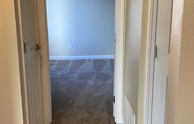 2 beds, 1 bath, 825 sqft, $1,830, Unit 257