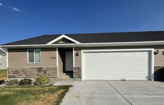 3 Bed, 2 Bath Town Home w/ 2 Car Garage - Idaho Falls