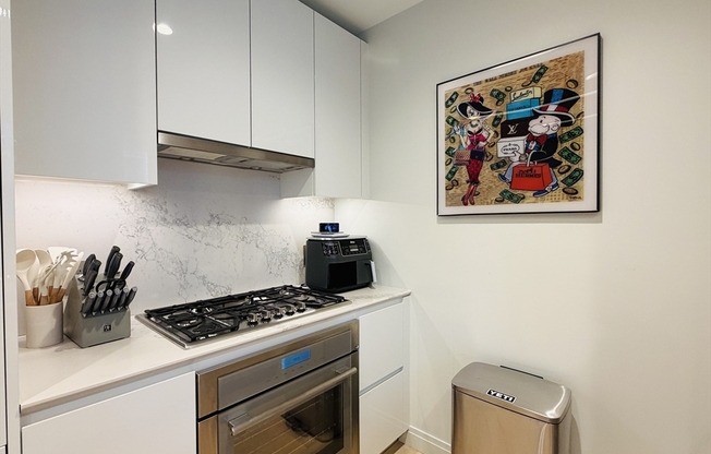 1 bed, 1 bath, 646 sqft, $5,300, Unit 1719