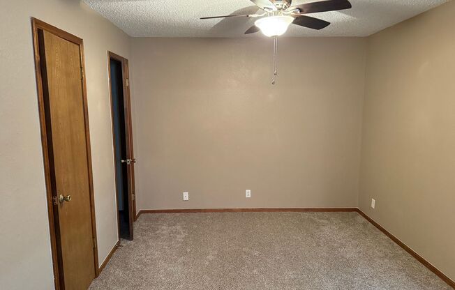 3 beds, 2 baths, $1,300