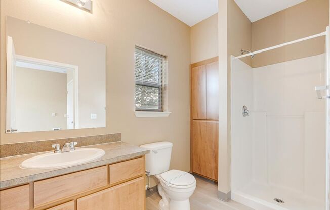 2 beds, 2 baths, 1,005 sqft, $1,400, Unit 5945-201