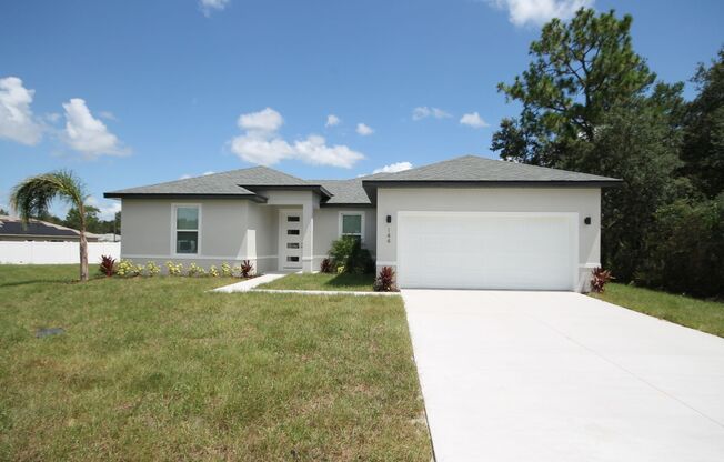 GORGEOUS 4 Bedroom, 2 Bathroom Home in Poinciana!!