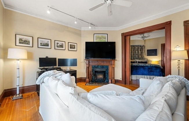 295 Beacon St, Boston MA