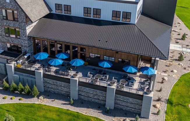 The Earl Apartments North Patio