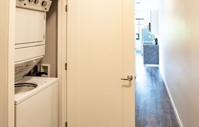 Studio, 1 bath, 554 sqft, $1,050, Unit 161401