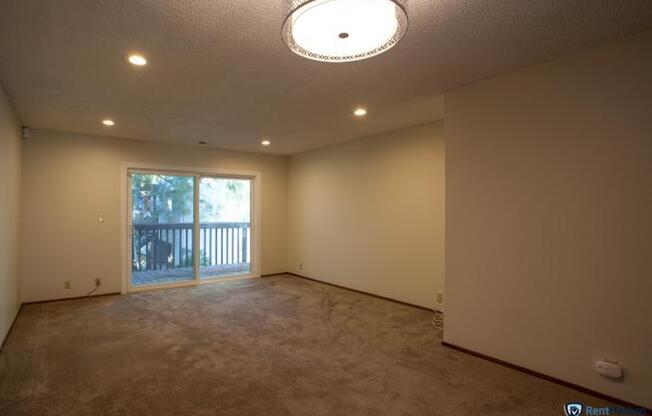Nicely Upgraded 2 Bedroom 2 Bathroom Condo Available Now!