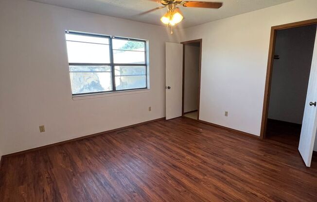 DUPLEX 2 bedroom 1.5 bath 2 car garage available now!