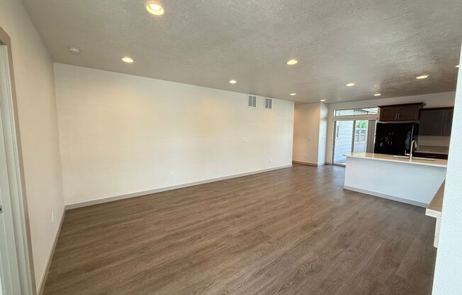 3 beds, 2 baths, 1,281 sqft, $2,495, Unit 75 NE Cessna Dr #1