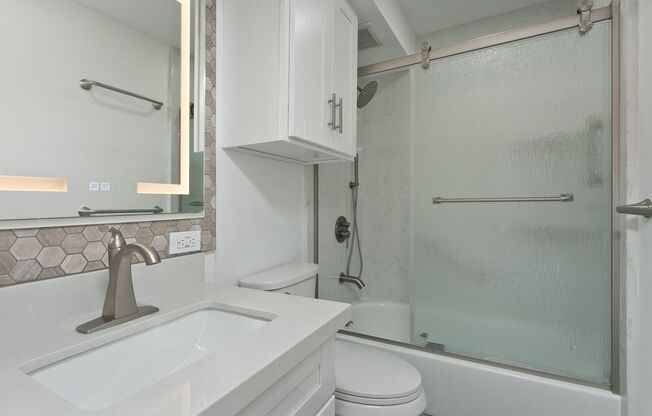 2 beds, 2 baths, $3,350, Unit #1407