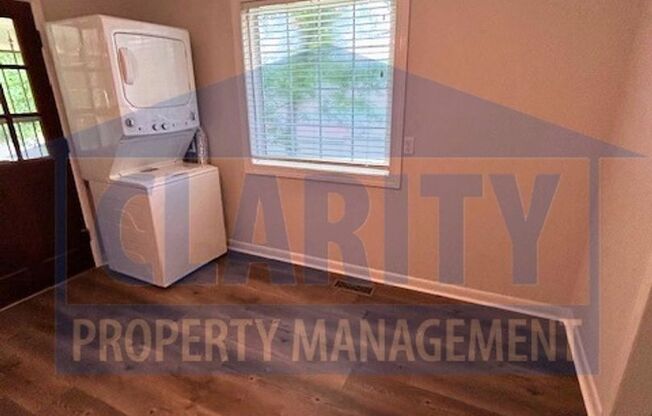 2 beds, 1 bath, $1,300